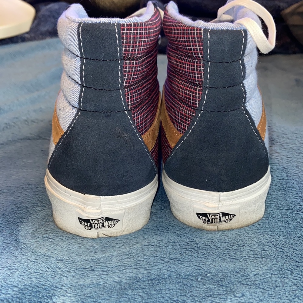 Vans - Picture 4 of 5